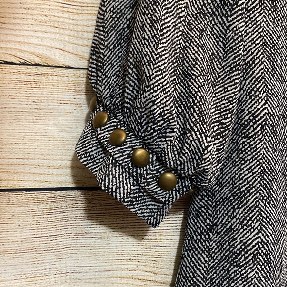 MED | 3/4 Sleeve semi sheer top- black & white - Picture 4 of 9